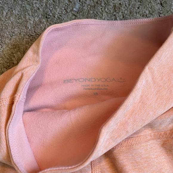 Beyond Yoga space dye peach leggings - Picture 2 of 3